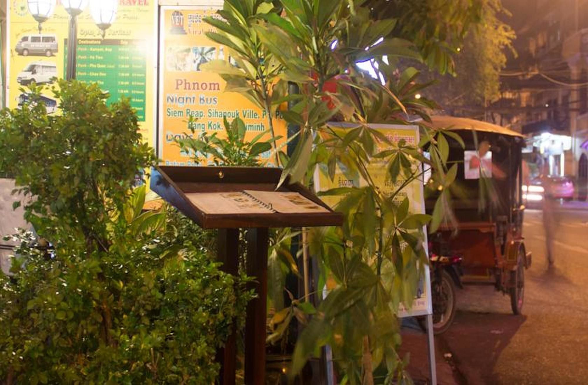 Royal Guest House Phnom Penh Bagian luar foto