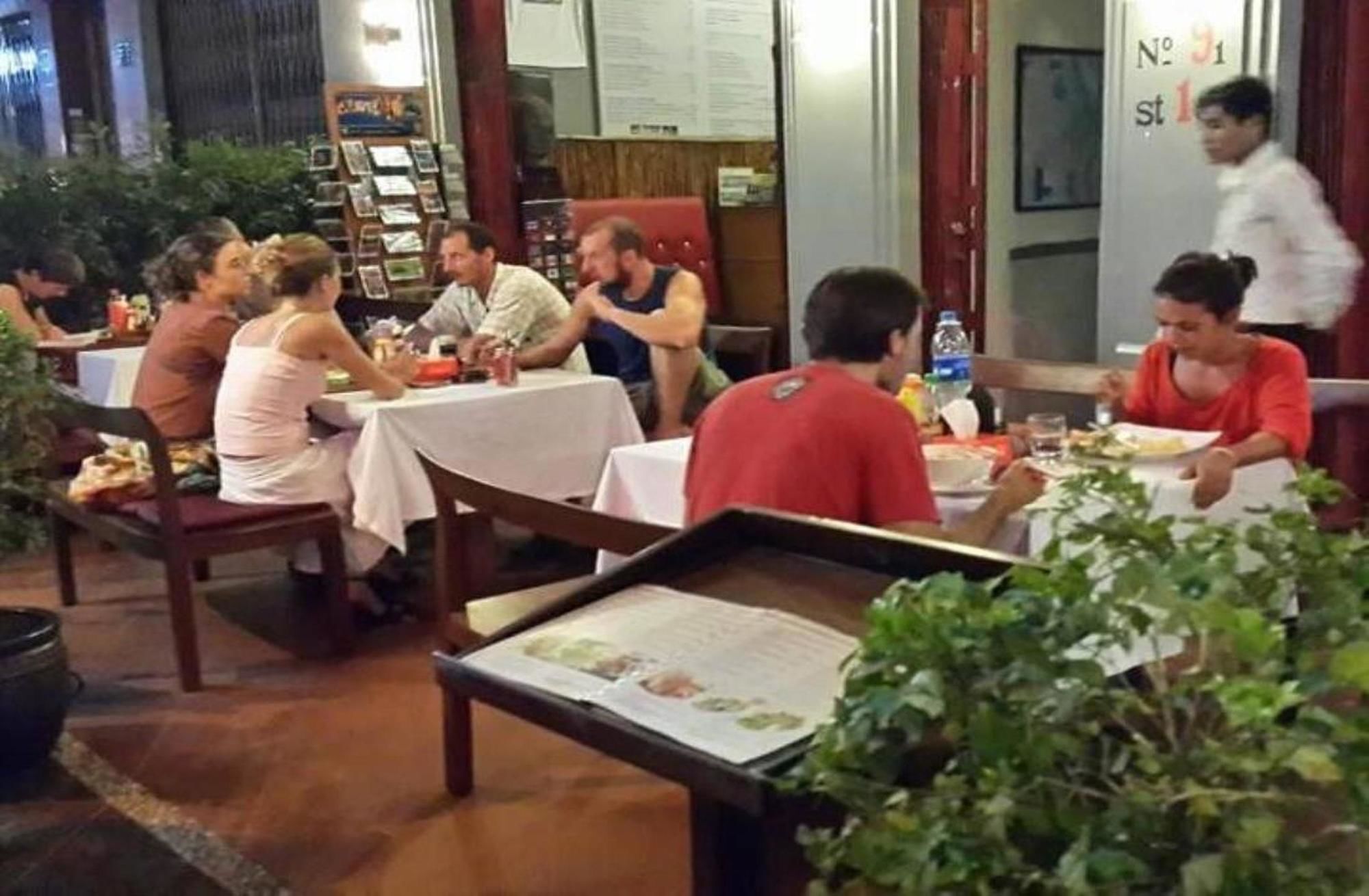 Royal Guest House Phnom Penh Bagian luar foto